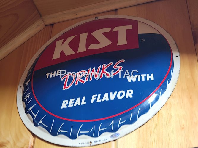 Kist "The Drinks with Real Flavor" Metal Button Sign