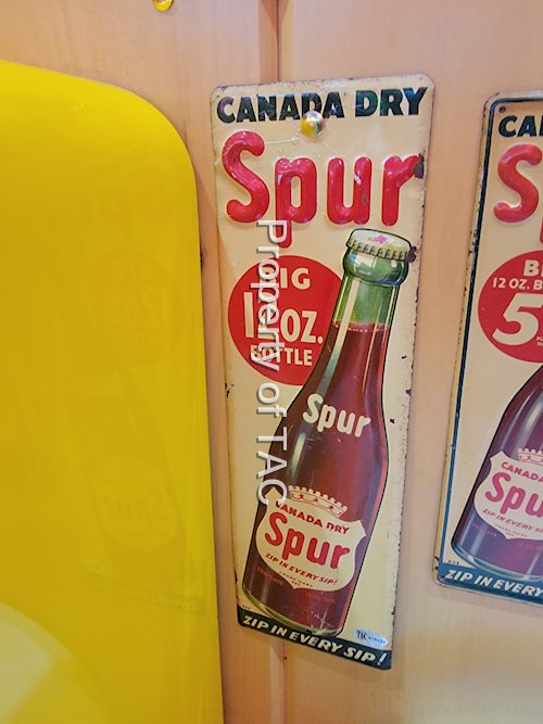 Canada Dry Spur w/Bottle Metal Sign