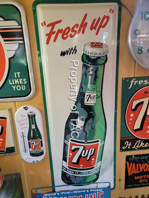 "Fresh Up" with 7up w/Bottle Metal Sign
