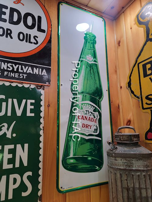 Canada Dry w/Bottle Metal Sign