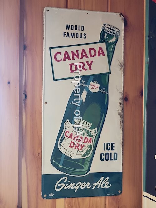 Canada Dry Ginger Ale w/Bottle Metal Sign